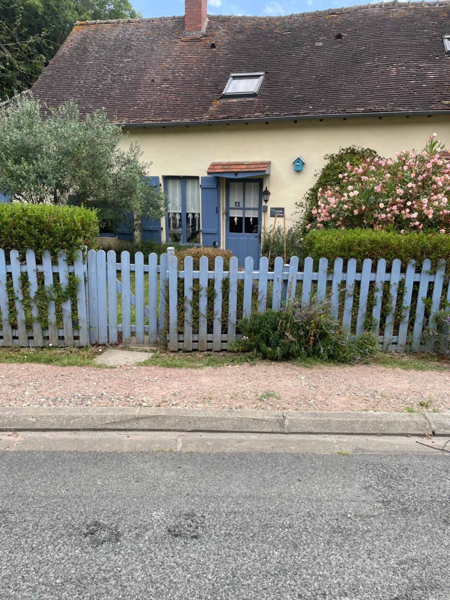 Lavender Cottage Chezelles  Eksteriør billede